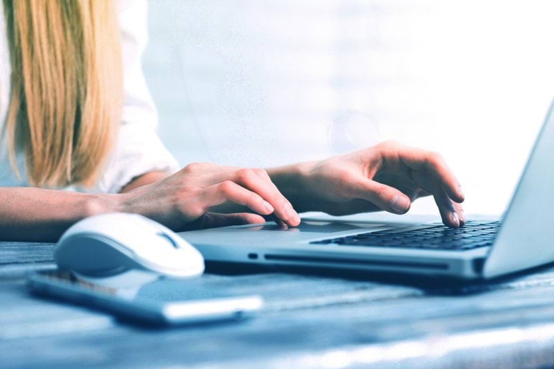 Finnish Speaking Sales Agent image