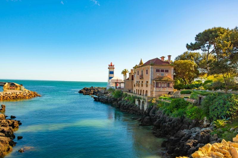 English Recruiter in Portugal image