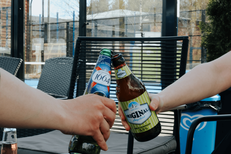 Baarityöntekijöitä | Bar Finnegans image