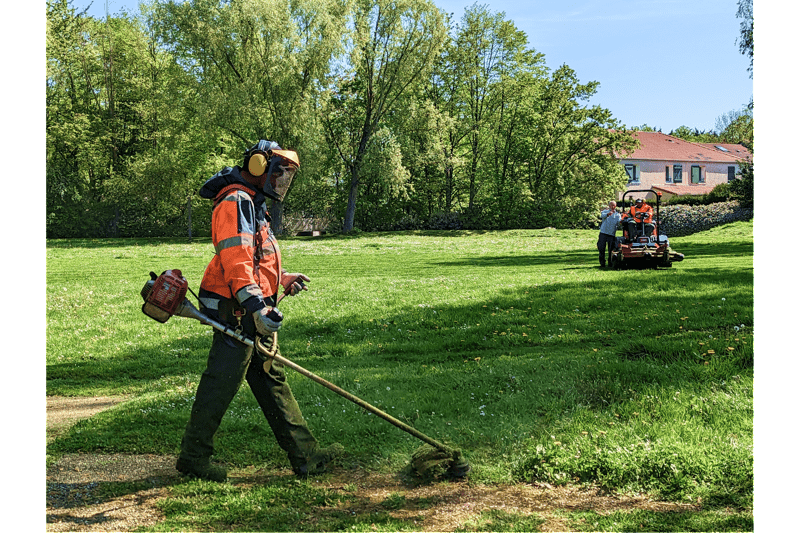 Ouvrier(ère) paysagiste saisonnier H/F - Atout Vert - 31 image