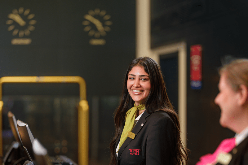 Thon Hotel Drammen søker Førsteresepsjonist. image