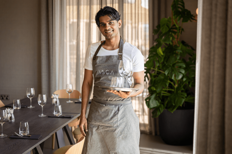 Food and Beverage Assistant image