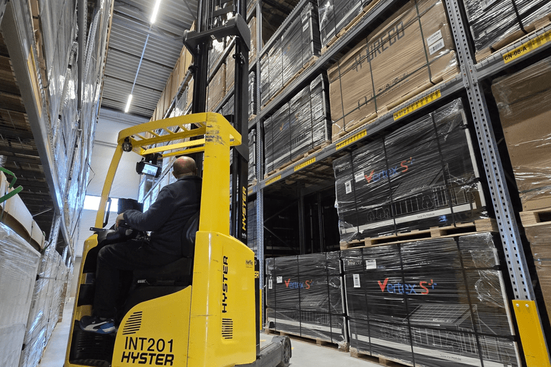 Reachtruck chauffeur image