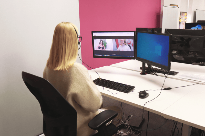 Customer Service Consultants image