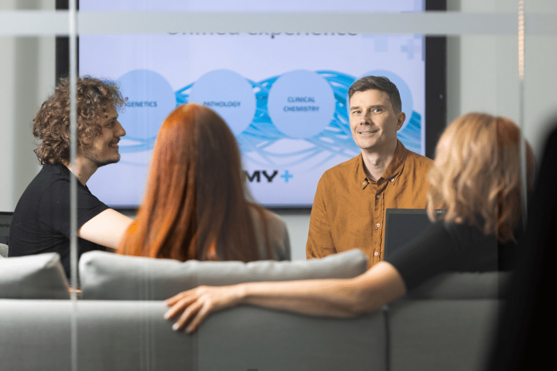 (SENIOR) RELEASE TRAIN ENGINEER image