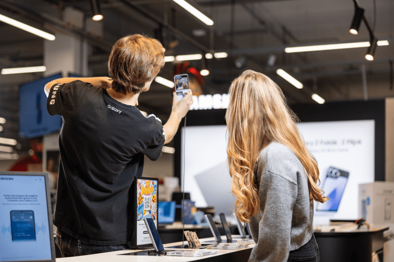 Sales Promotor | Samsung Mobile image