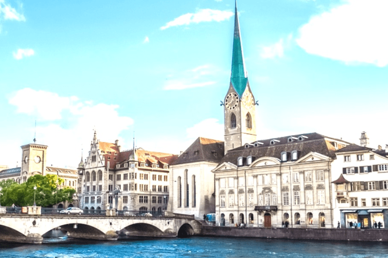 Senior Private Banker - MENA Desk image