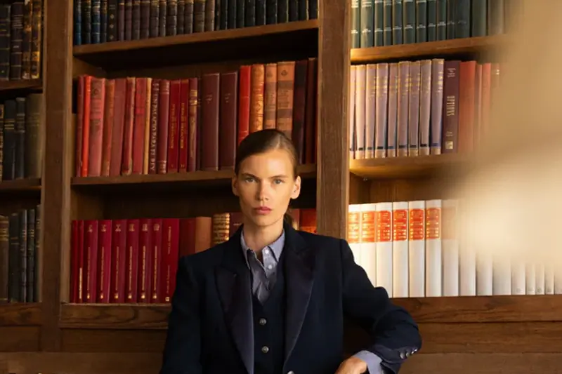 Sales Assistant image