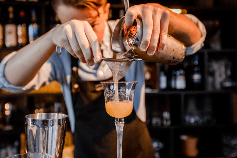 Service Crew - Bartender, 25% image
