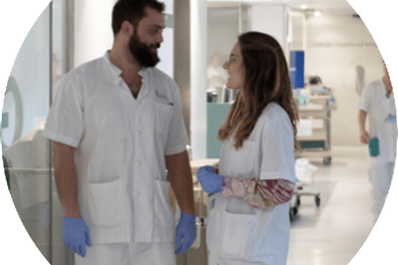 Tècnic auxiliar de  cures d'infermeria . TCAI image