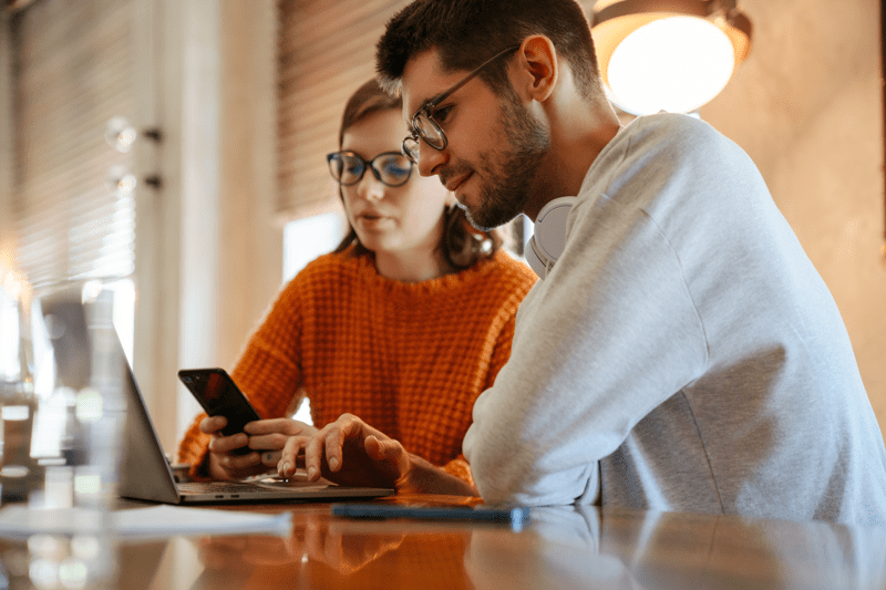 Senior Solution Engineer image