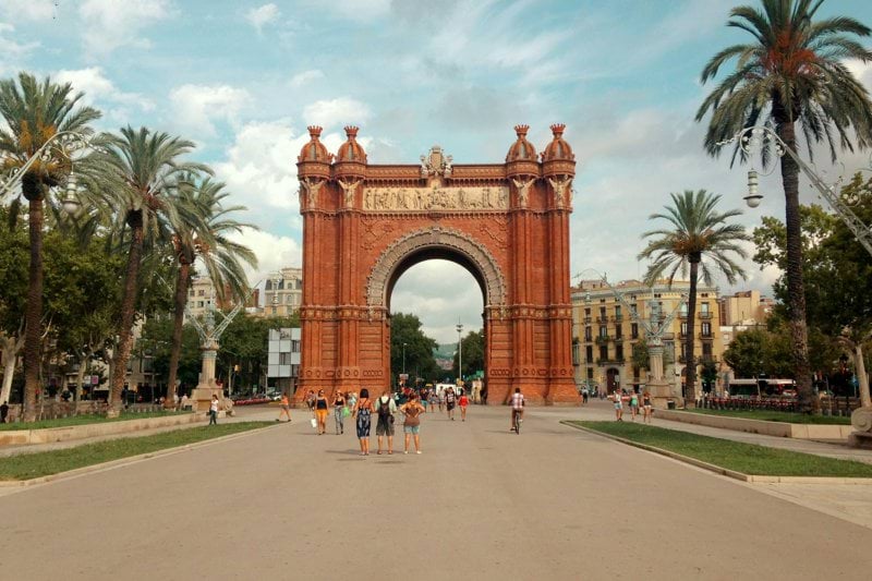 German Sales Executive in Barcelona image