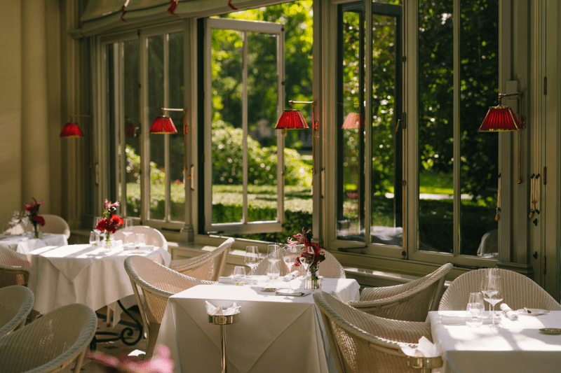 F&B Service - Tournant image