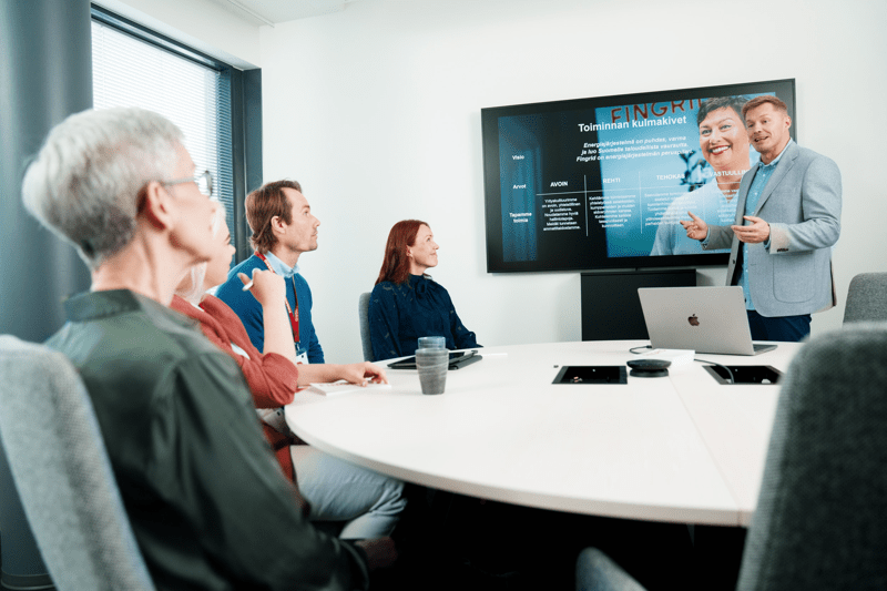 Projektipäällikkö, voimajohtoprojektit image