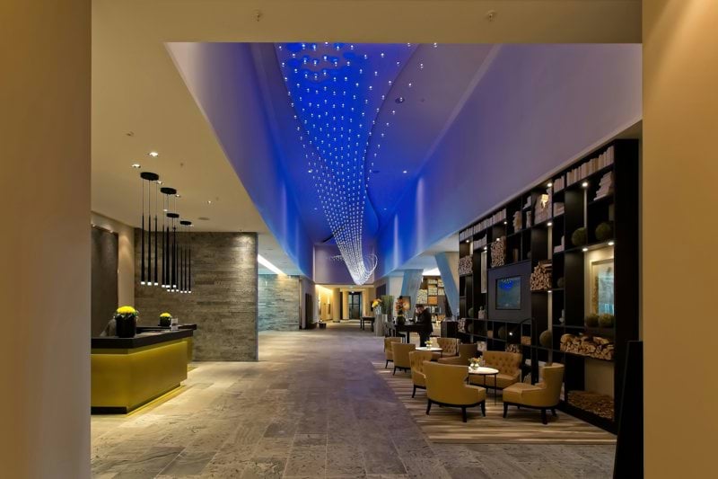 Recepcionista de hotel - Toledo image