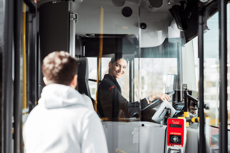 Kör mot en ny karriär som behovsanställd bussförare i Norrköping! image