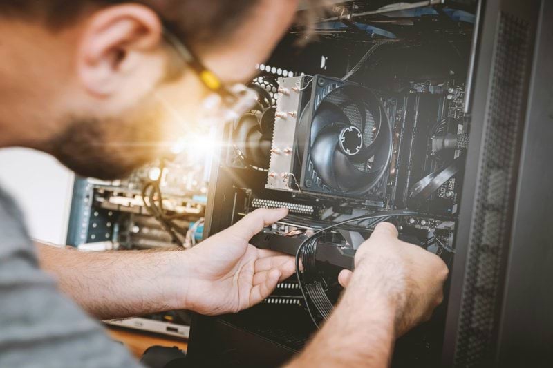 Studerande IT-tekniker för flexibelt extrajobb via Mero Rekrytering image