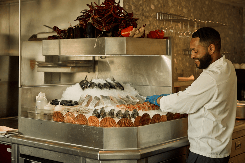 Kitchen Porter image