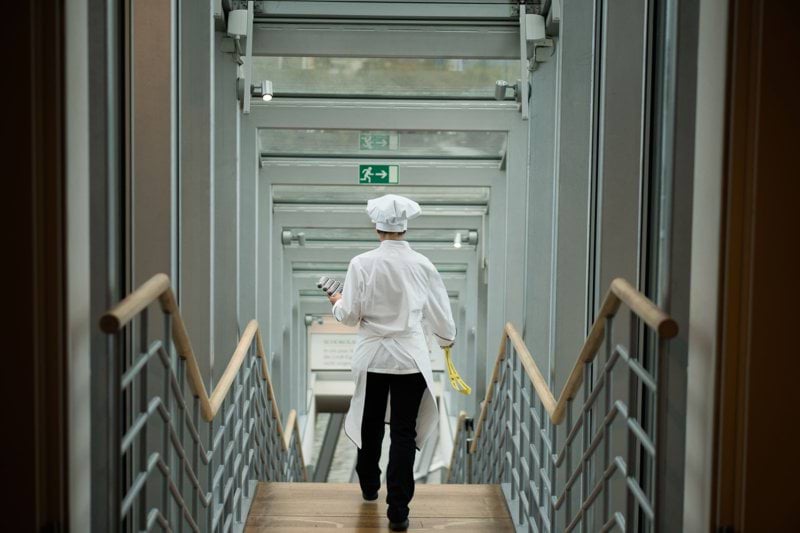 Orderplockare till livsmedelslager i Malmö image