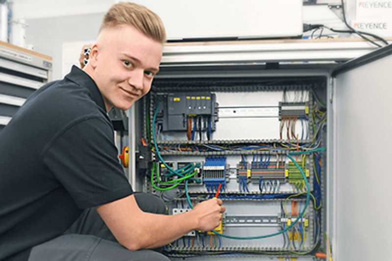 Ausbildung zum Elektroniker Fachrichtung Betriebstechnik (m/w/d) image