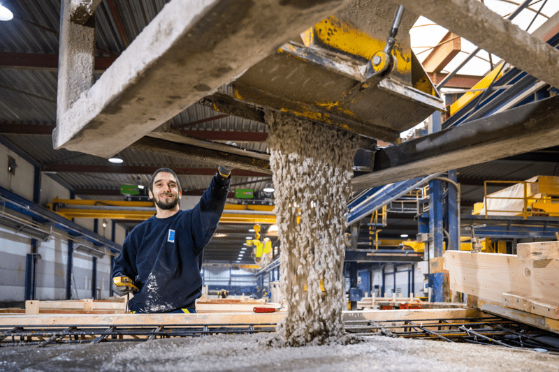 Productiemedewerker prefab beton image