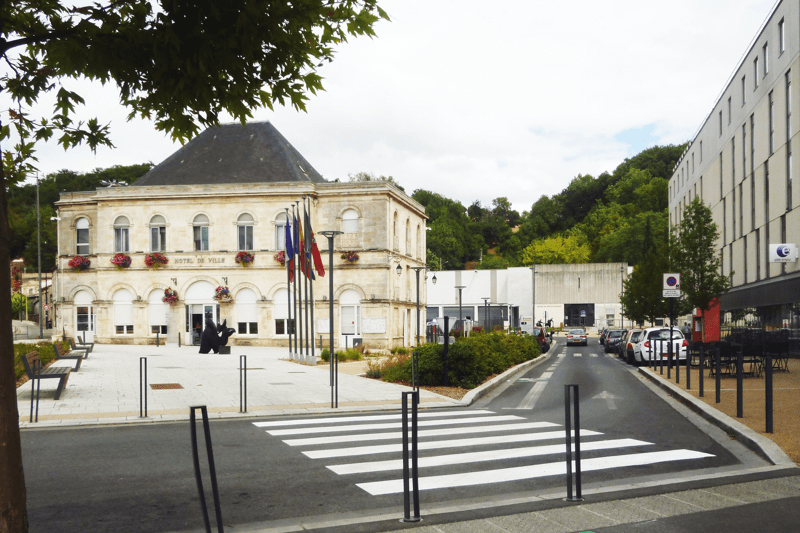 Commercial automobile H/F image