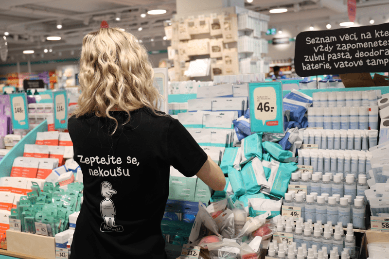 Store Assistant image