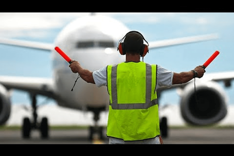 Contrat de professionnalisation - Agent de Piste - Bagagiste - Le Bourget (93) image