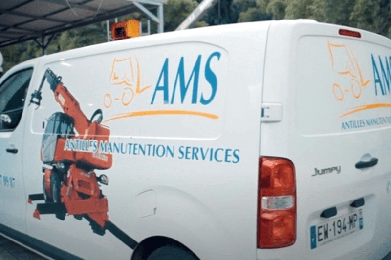 Magasinier / Assistant Logistique (H/F) image