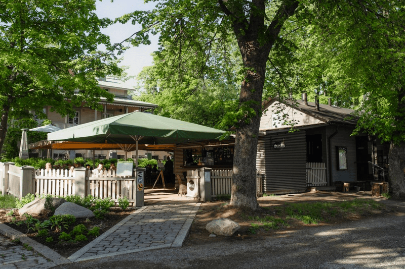 Tarjoilijoita Sarastrolle Savonlinnaan kesäksi 2026 image