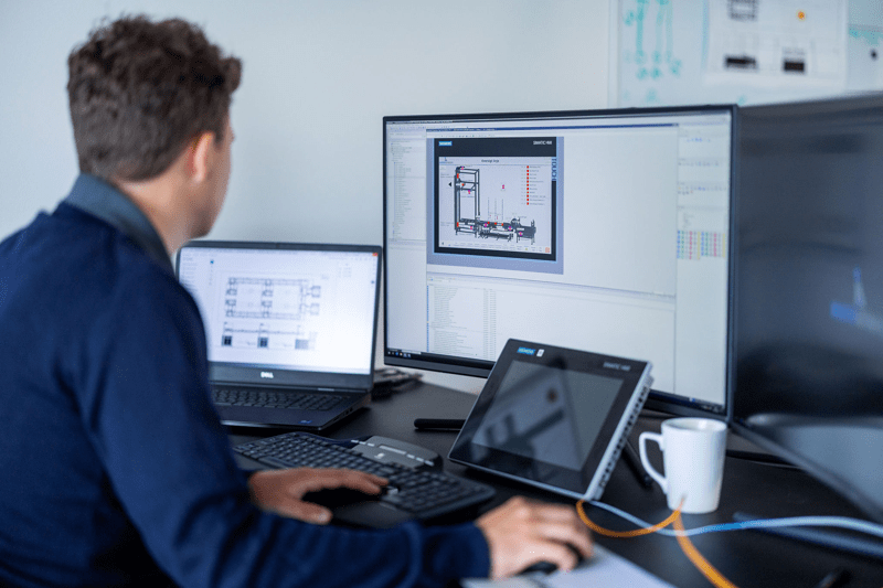 PLC Programmør med stor teknisk nysgerrighed til Industri-Automatik A/S - Gråsten image