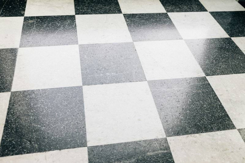 Vinyl Floor Fitter image