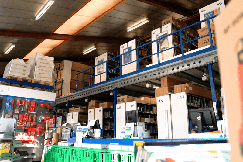 Balie/magazijnmedewerker image