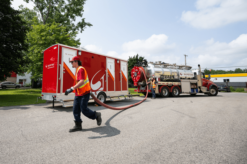 Aide-opérateur(trice) sur la route image