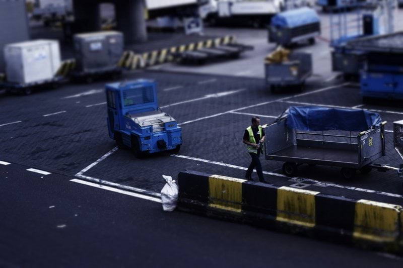 Logistiktekniker för kund på Arlanda image