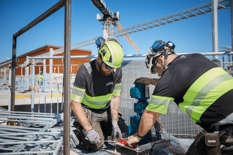 Service- och installationstekniker med rör och mekanisk installation som fokus image