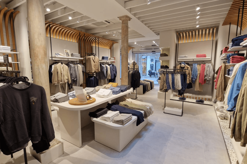 Sales Assistant Boston (30 H Temporal) image