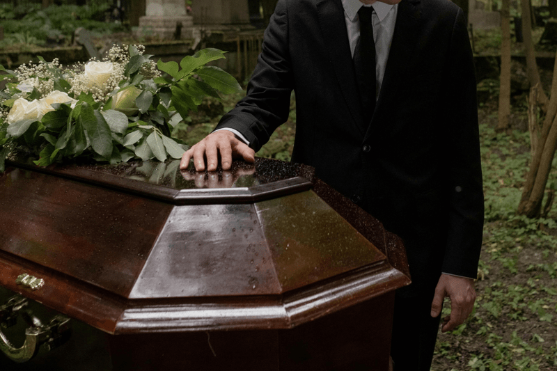 Vi söker en begravningsrådgivare med utökat ansvar image