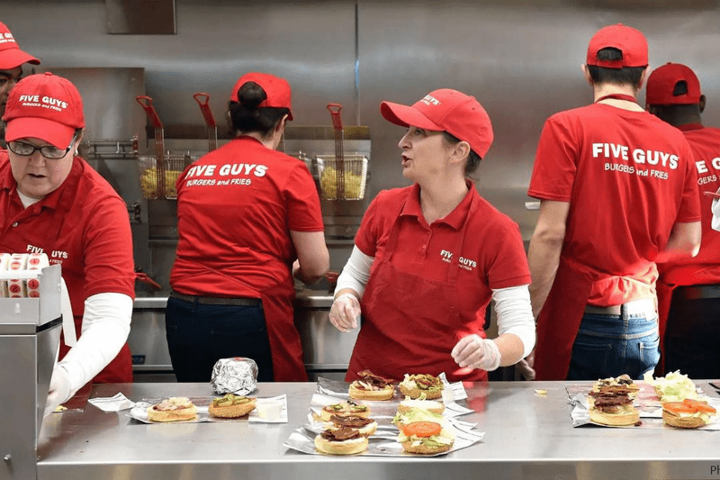 Crew Member till Five Guys Scandinavia image