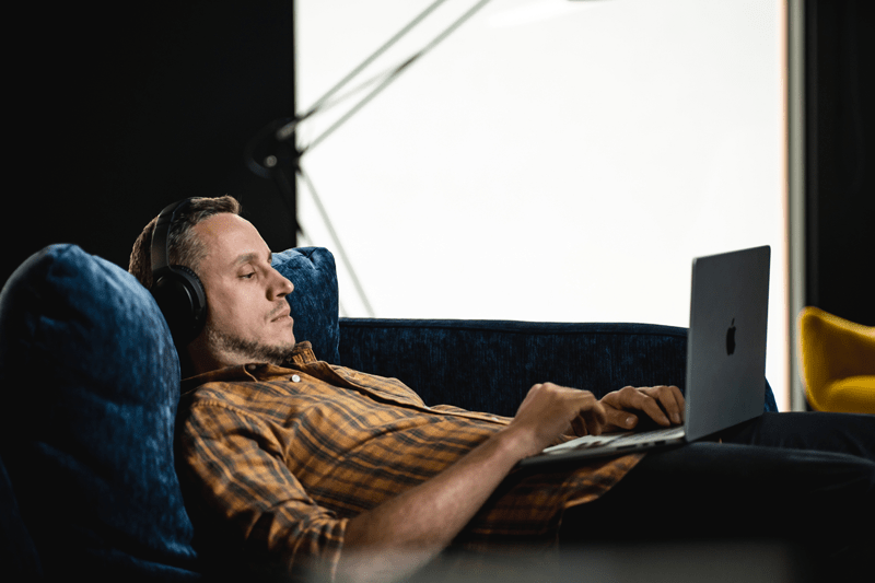 Senior Project Manager with German image