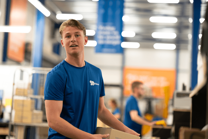 Magazijnmedewerker (orderpicker 11:00 - 19:30) image