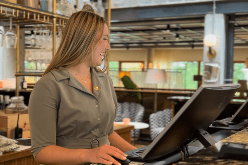 Receptionist/Meeting & Event host sökes till Ellery Beach House image