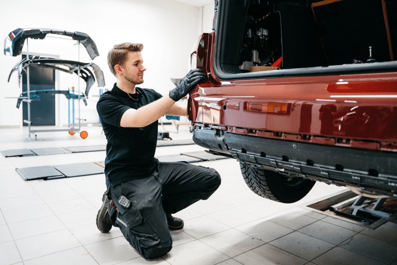 Bygg din karriere hos oss - vi søker bilskadereparatør! image