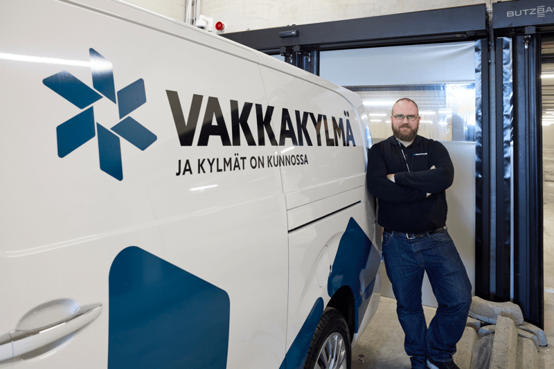 Kylmälaiteasentaja, Satakunta Pori. Vakkakylmä Oy, Part of Cervi image