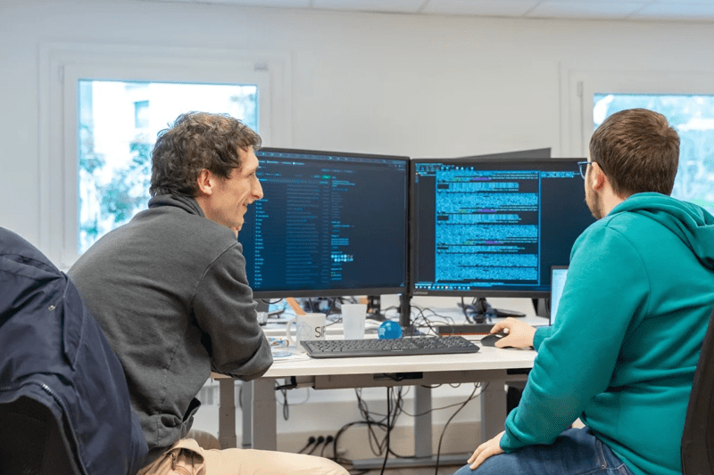 Senior verification engineer image