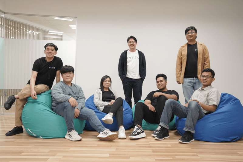 Sr. UI/UX Designer image