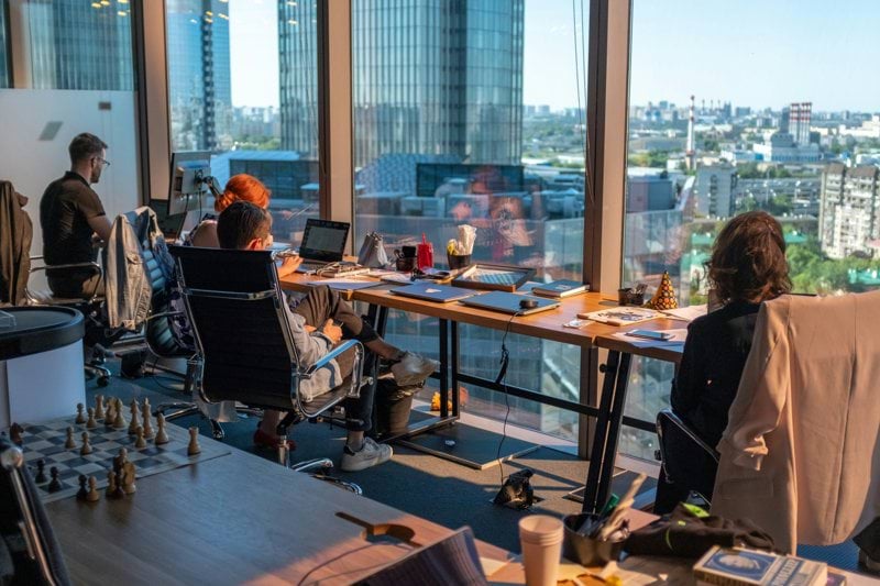 Senior HR Advisor image