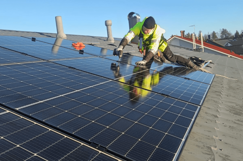 Avoin hakemus, aurinkovoimalan sähköasentaja ⚡ image