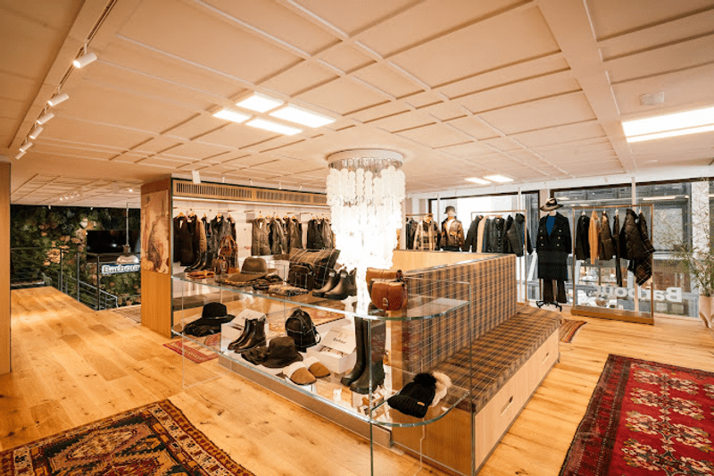 SALES ASSISTANT BARBOUR STORE MILANO BORGOGNA image