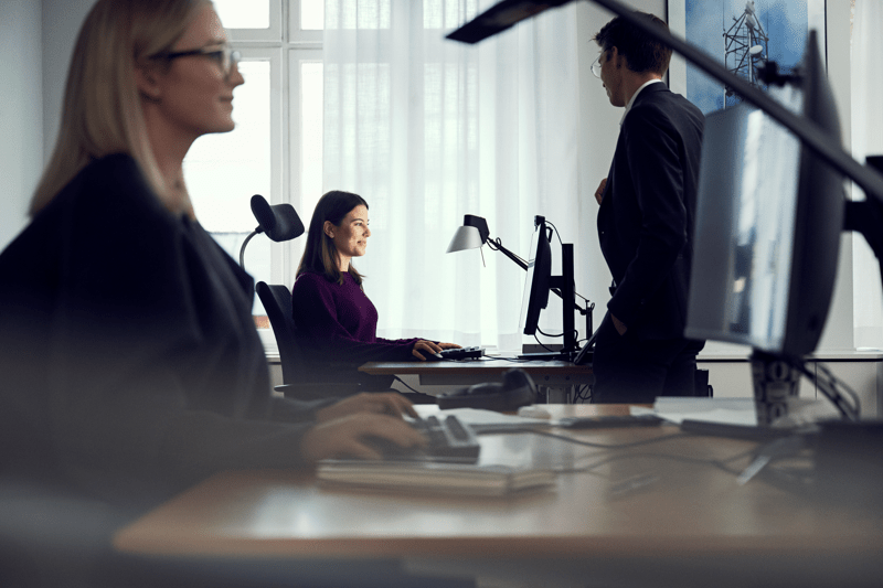 Analyst to Listed Companies image
